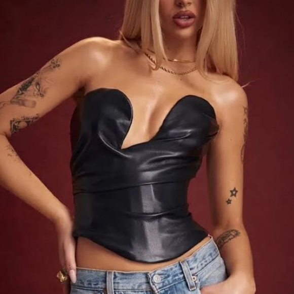 House of CB Black Strapless Top - Picture 1 of 7